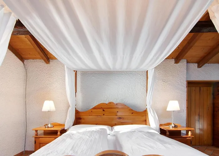 Stone House And Dependance 7 Pers Moltrasio