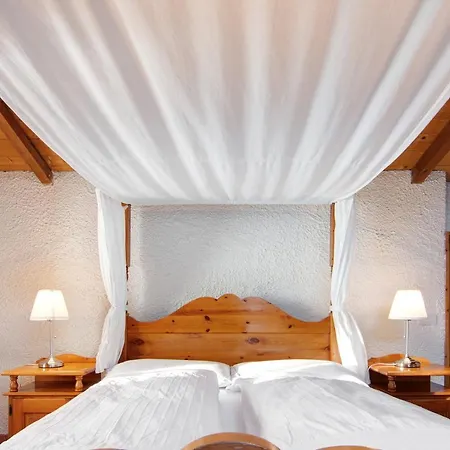 Stone House And Dependance 7 Pers Moltrasio